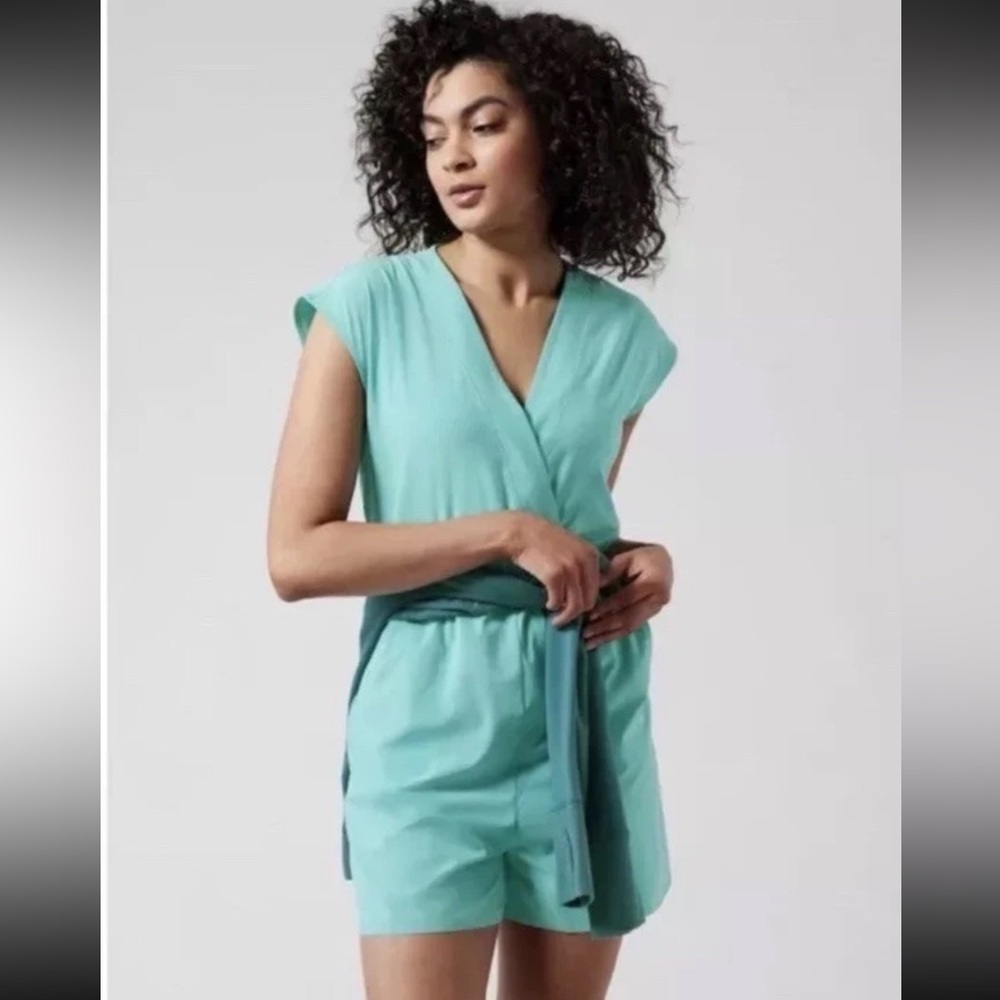 NWT Athleta Marlow romper Size Large Aqua Green Stretch Lightweight Pockets